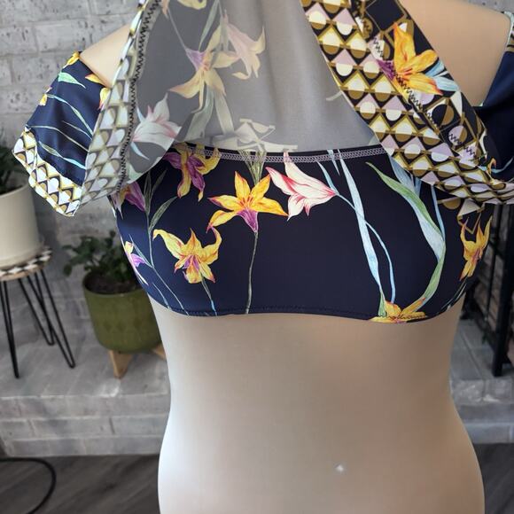 Trina Turk Off Shoulder Bandeau Bikini Top Size 4 Ruffle Swimsuit Fiji Tropical - Picture 5 of 7